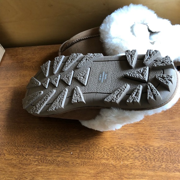 NEW Warm faux fur slippers, size 7 - Picture 4 of 4